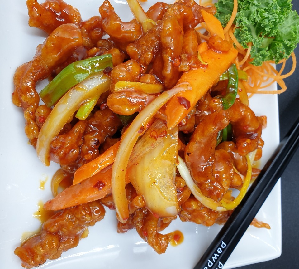 fresh chinese cuisine available for takeaway and at the restaurant